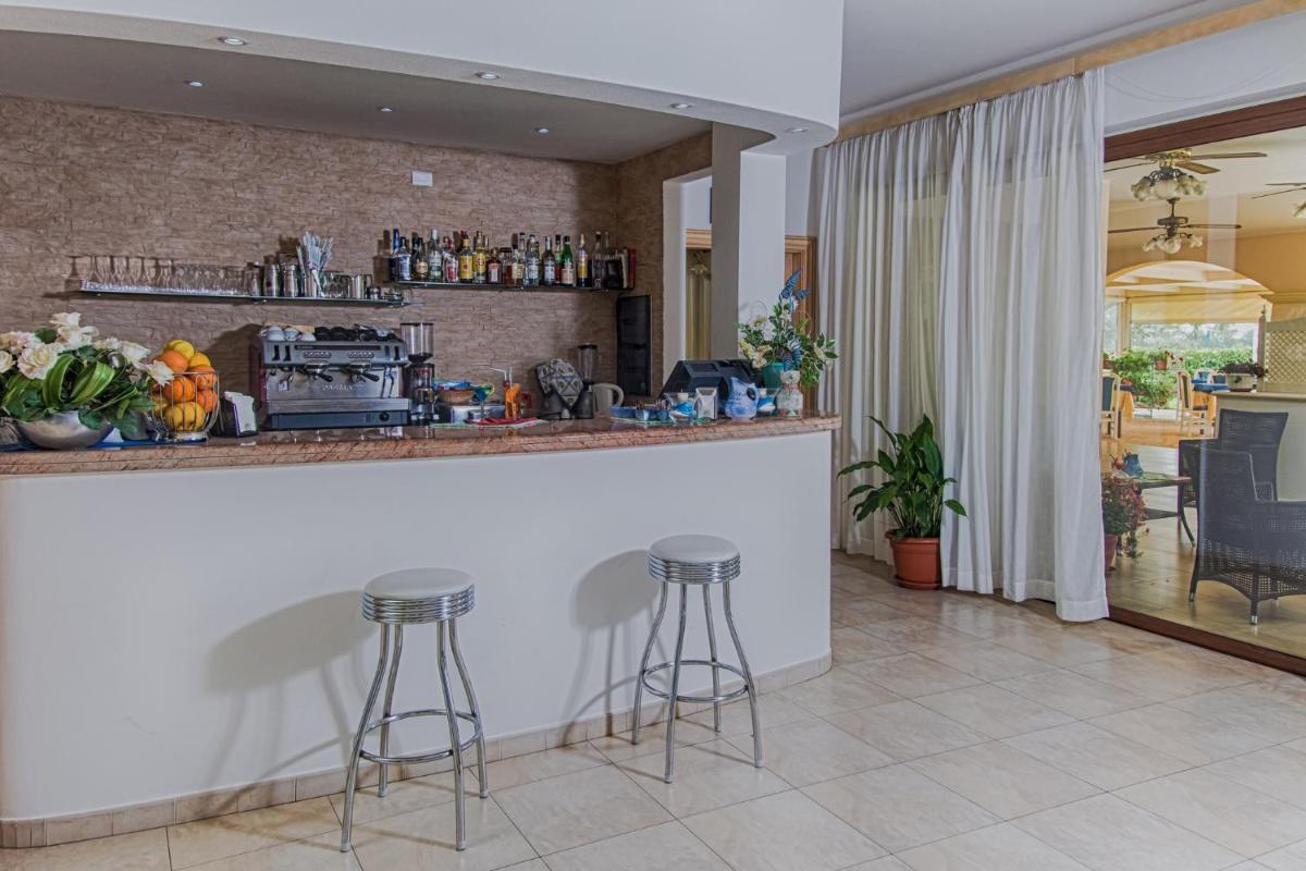 Hotel Ristorante Il Vascello - Housity