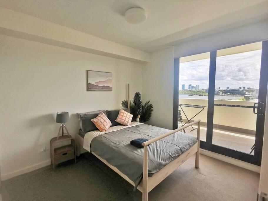 Unbeatable Water View - Housity