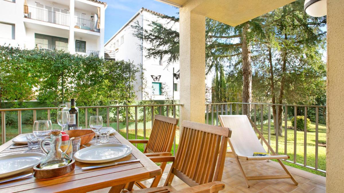 Cen A-1 - Llafranc - Housity