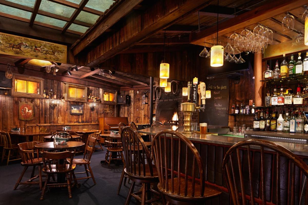 Concord's Colonial Inn - Housity