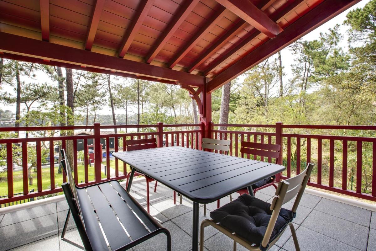 Lake Apart - Housity