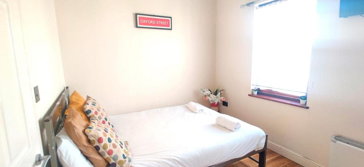 Studio Flat near Liverpool st & Shoreditch London. - Housity