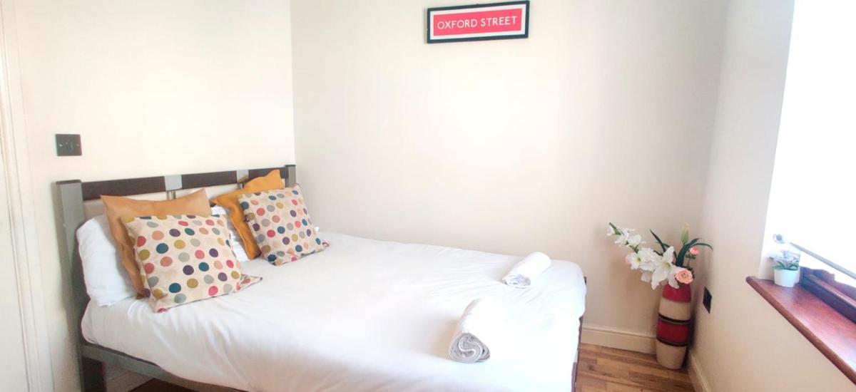 Studio Flat near Liverpool st & Shoreditch London. - Housity