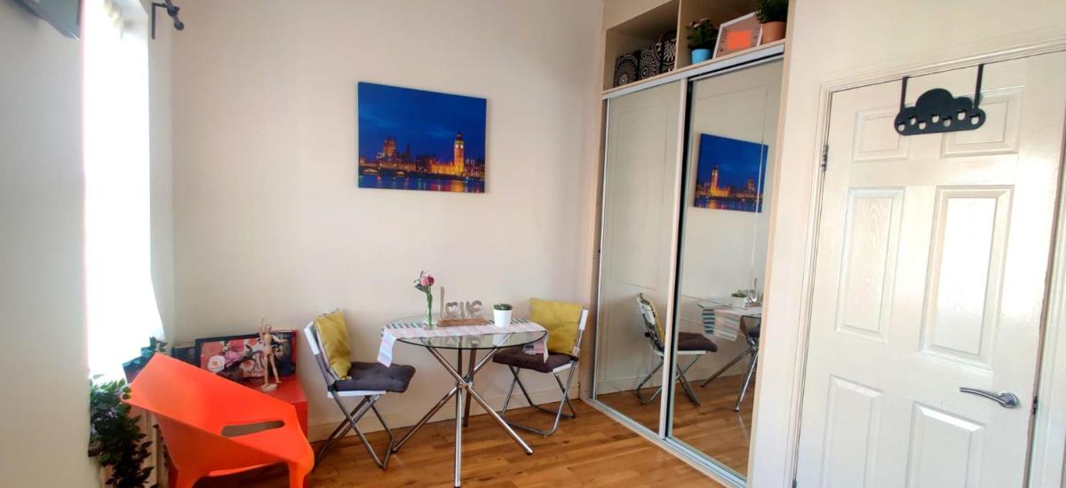 Studio Flat near Liverpool st & Shoreditch London. - Housity