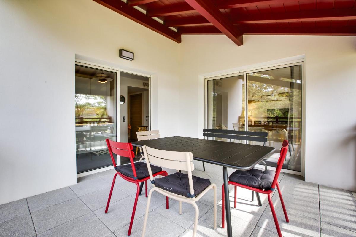 Lake Apart - Housity