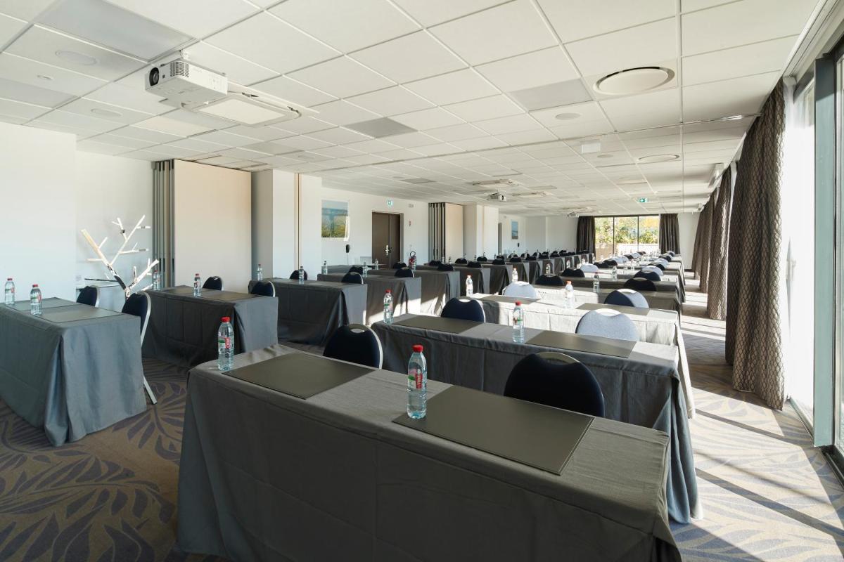 Espace de conférence ou salle de réunion dans l'établissement Westotel Pornic Côte de Jade