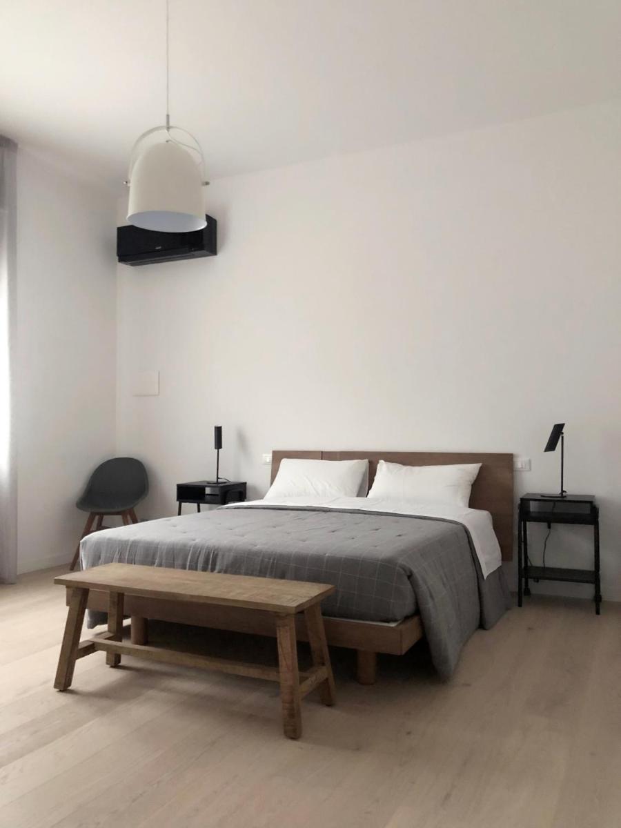 whiterooms - Housity