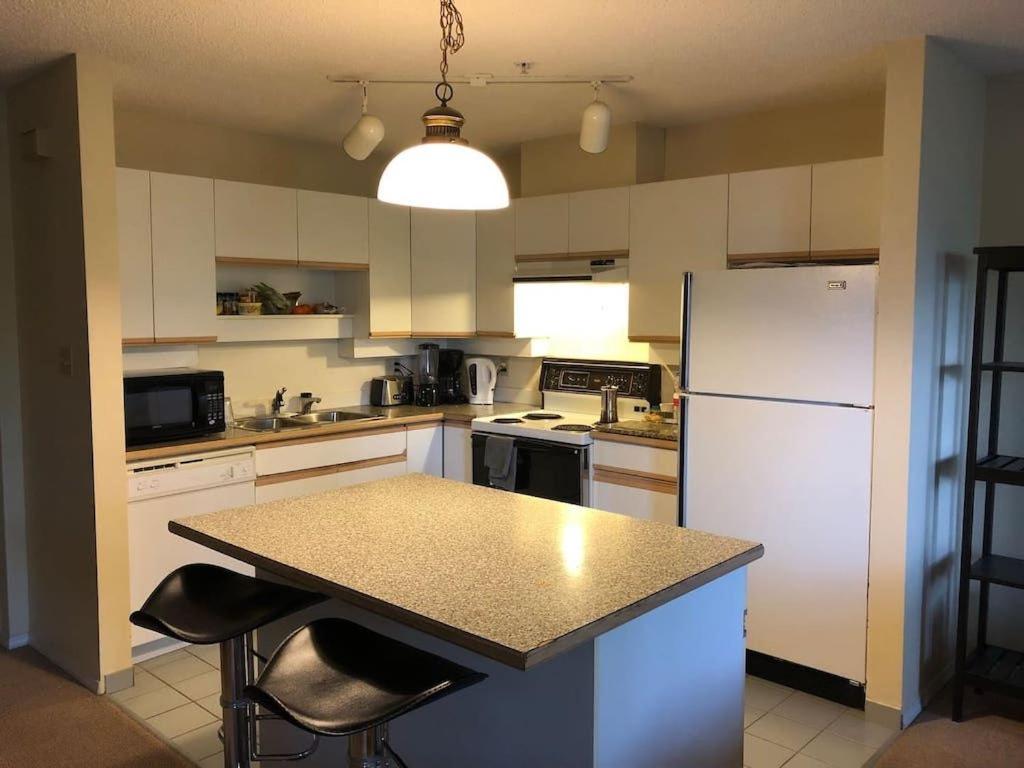 2 Bedroom Suite - Housity