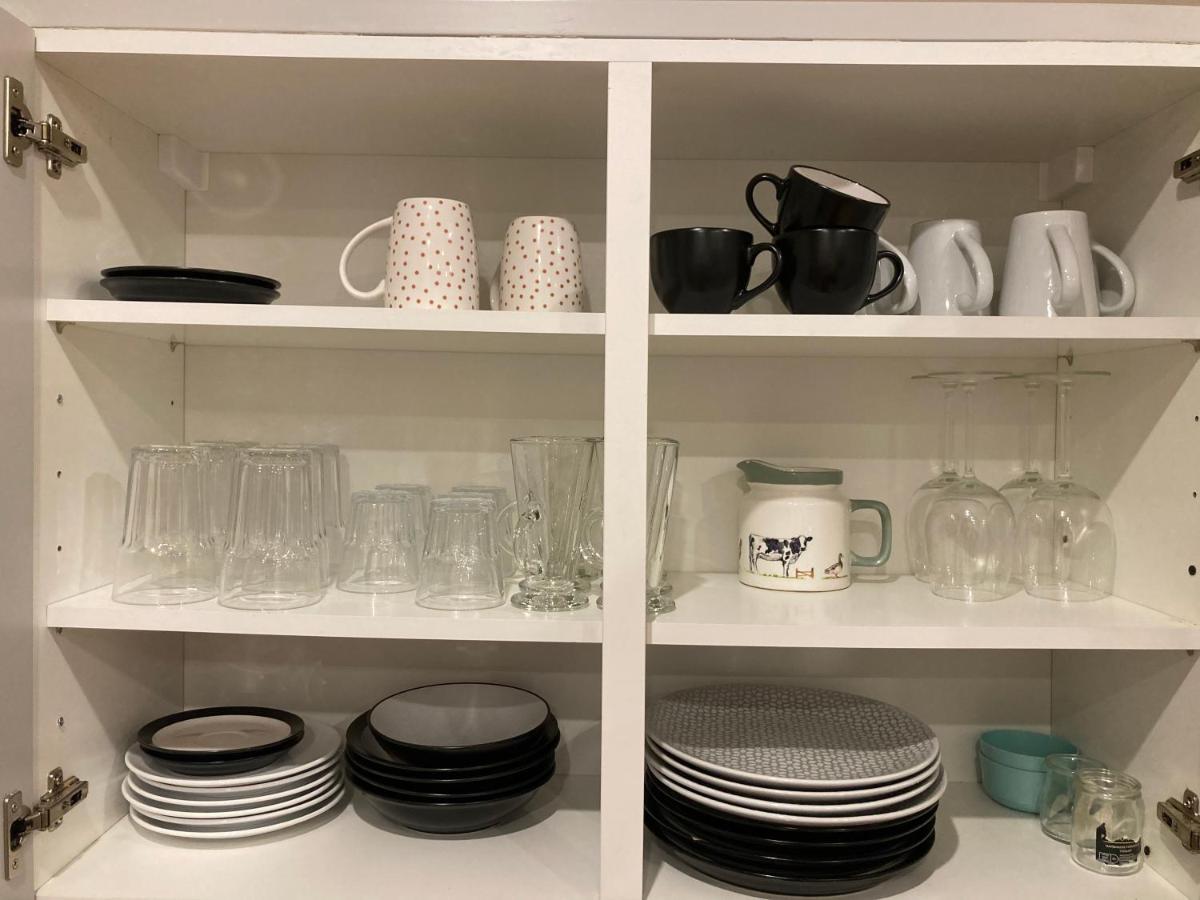 Private 3 bedroom house ideal for family & friends - Housity