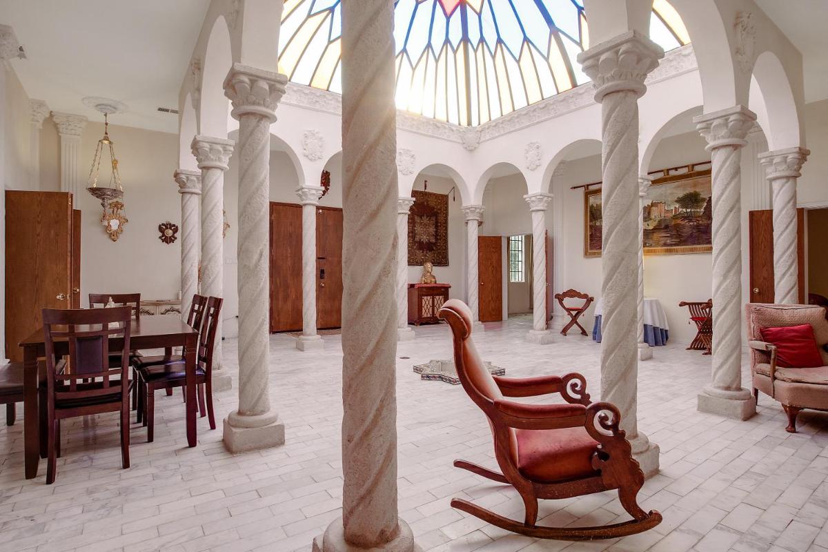 Villa de San Rafael Guest House, Lovely & Charming - Housity