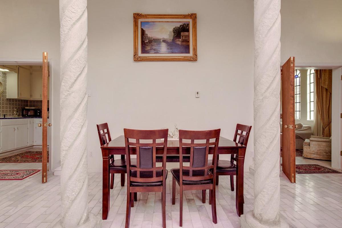 Villa de San Rafael Guest House, Lovely & Charming - Housity