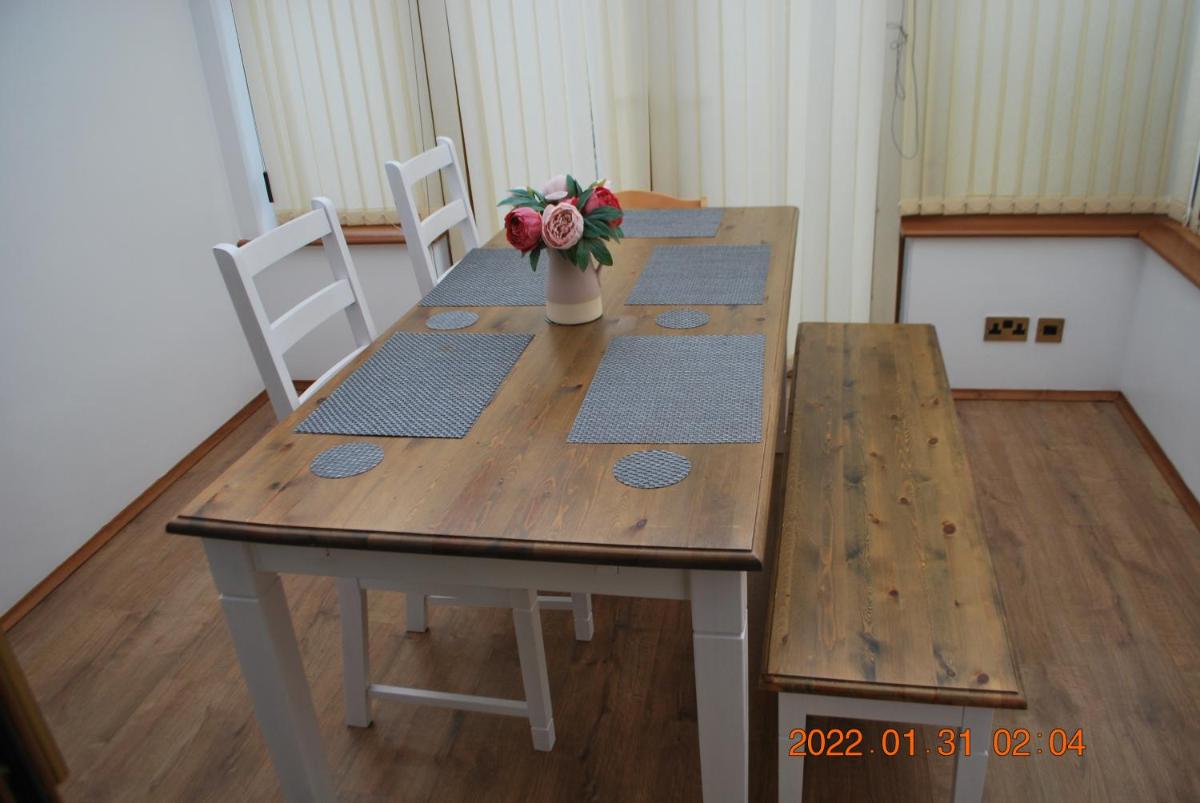 Emily house with Lovely one bed home in Bicester with free parking - Housity