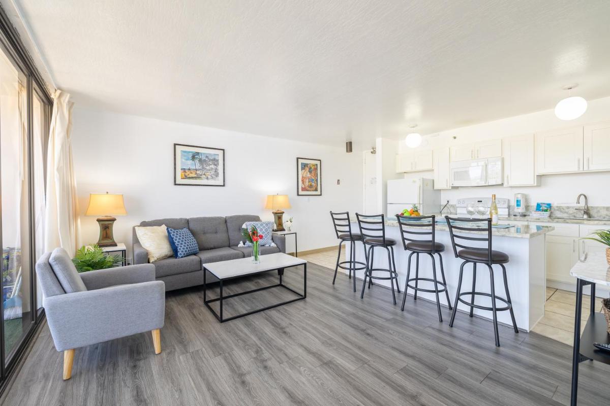 Waikiki Escapade Mountain Views Condo, Steps to Beach with Parking Perk - Housity