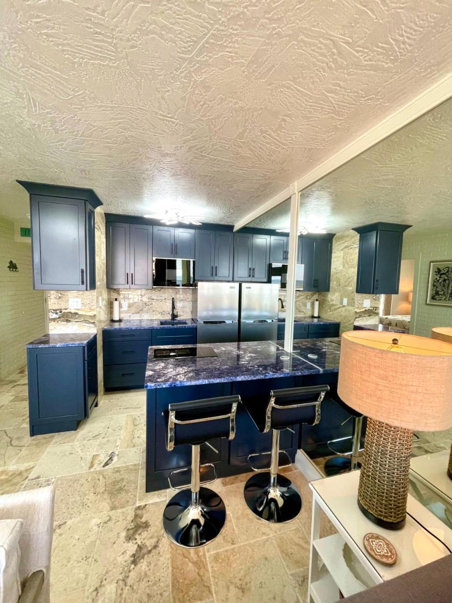 Sea Dreams - Beachside 1 bedroom at Symphony Beach - Housity