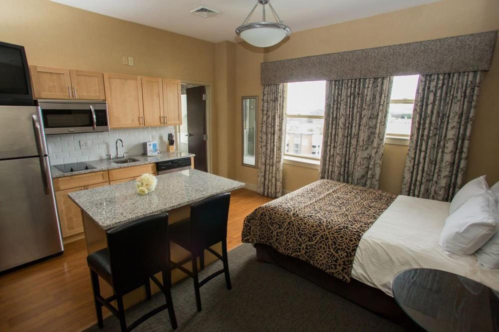 The Parker Inn - Housity