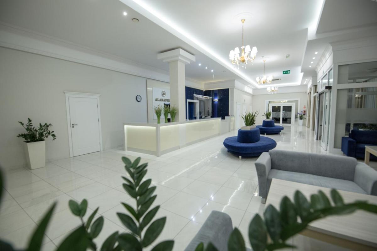 Alabaster Rezydencja - Housity