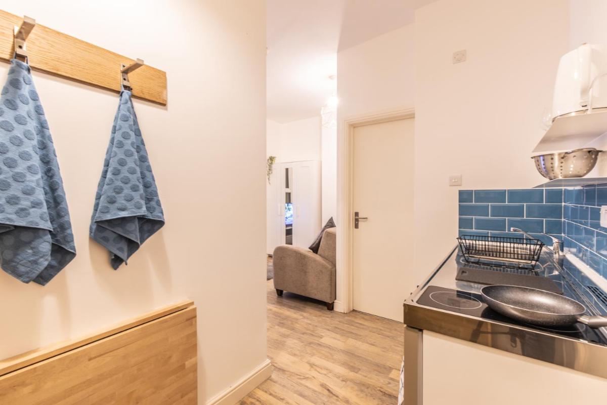 Cosy Modern Apartment, Grand Victorian Building, 5 Mins to Coventry City Centre - Housity