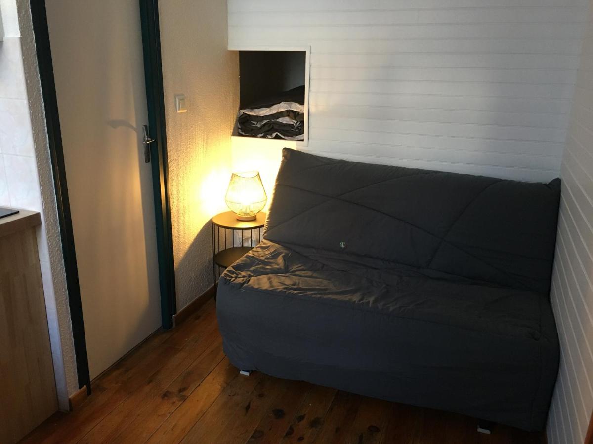 Petit studio, plein centre ville, grande terrasse - Housity