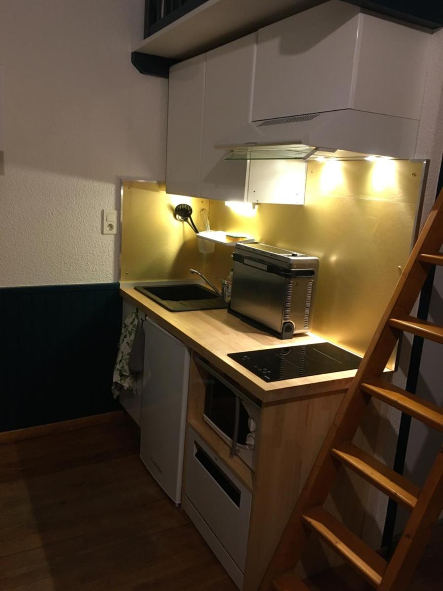 Petit studio, plein centre ville, grande terrasse - Housity