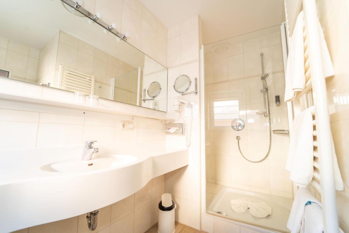 Hotel Garni Christl - Housity