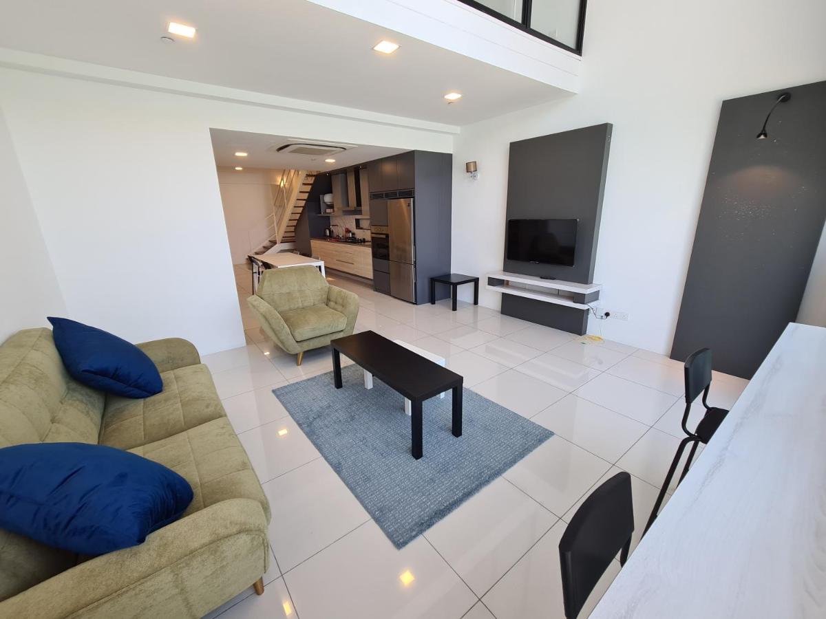 Sunrise Gurney Executive Premium Suite - Housity