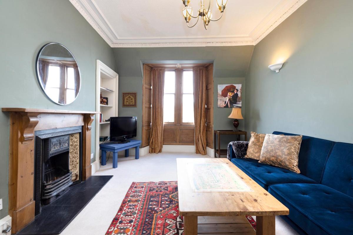 JOIVY Old Town 1-Bed Apartment with Stunning Views - Housity