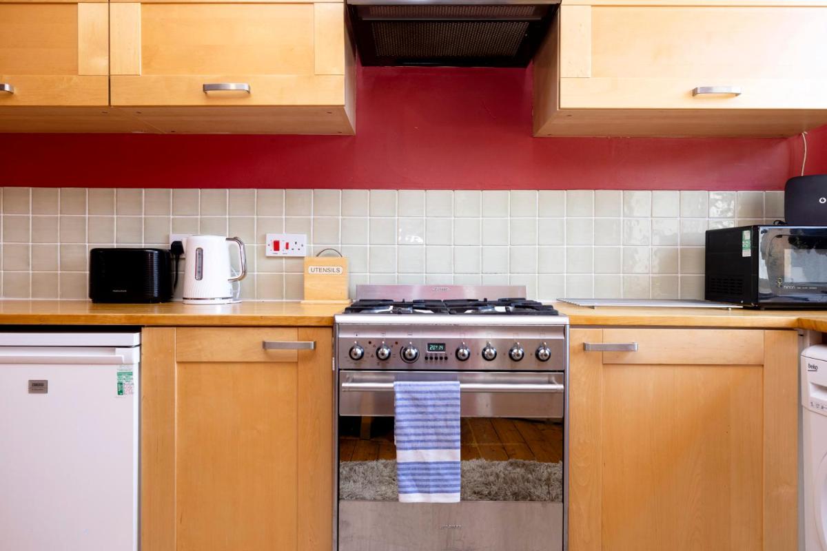 JOIVY Old Town 1-Bed Apartment with Stunning Views - Housity