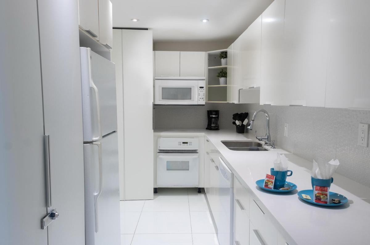 Dream Vacation Apartment Right On The Beach - Housity
