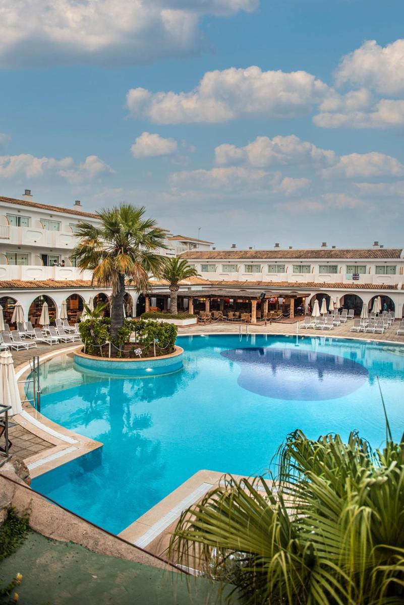 Piscina en o cerca de Blau Punta Reina