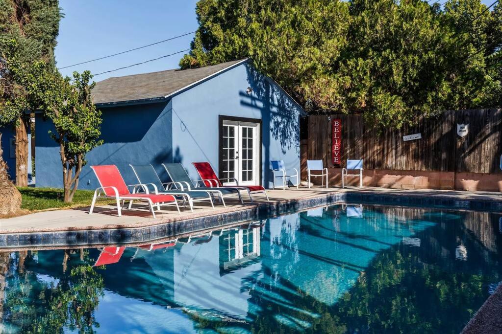 Le Bleu House - Newly Designed 3BR HOUSE & POOL by Topanga - Housity