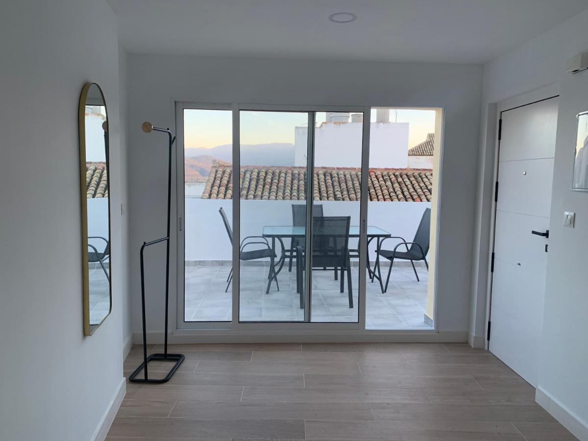 AOVE TERRACE - Housity