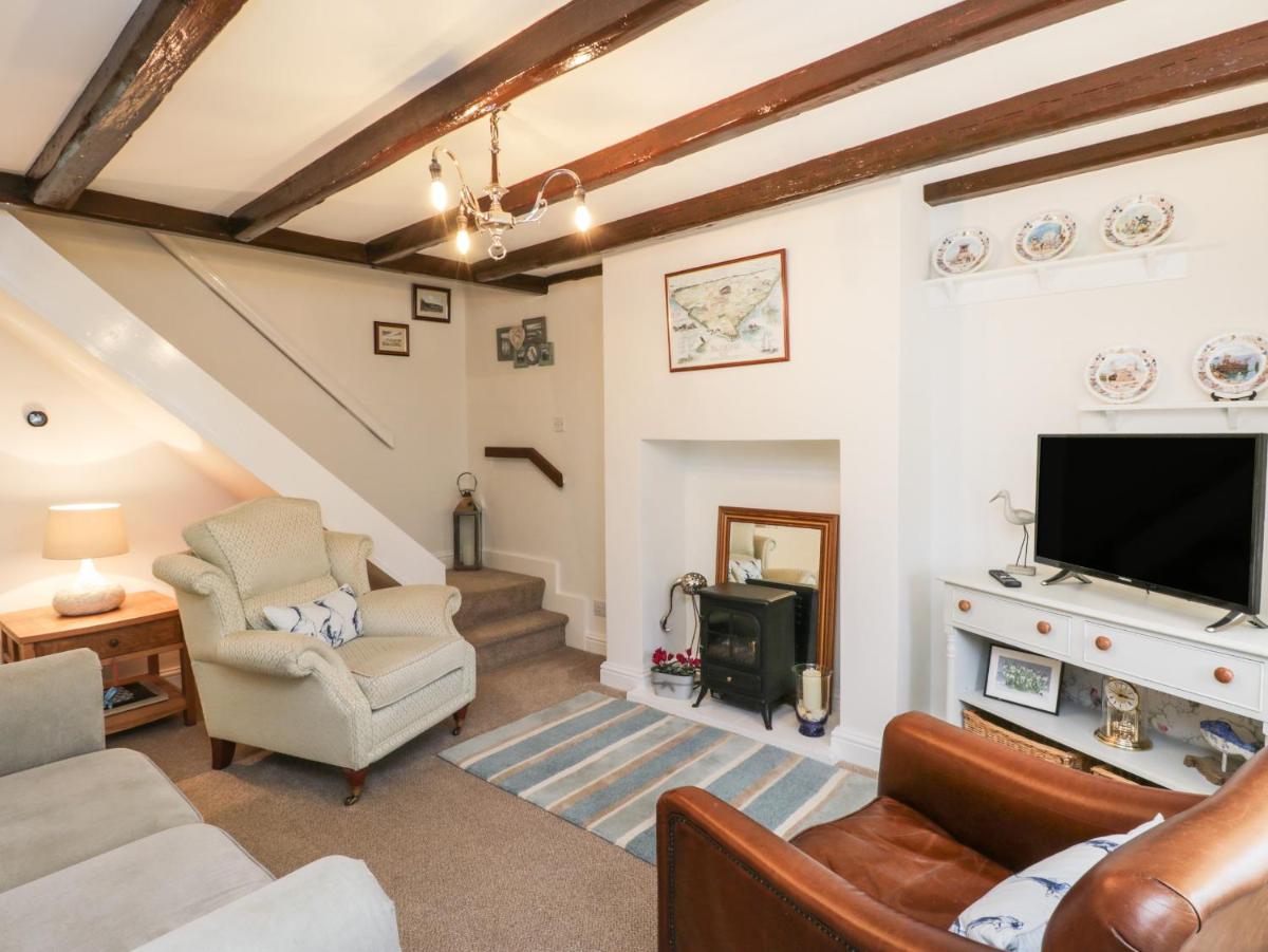 2 Dog & Duck Square - Housity