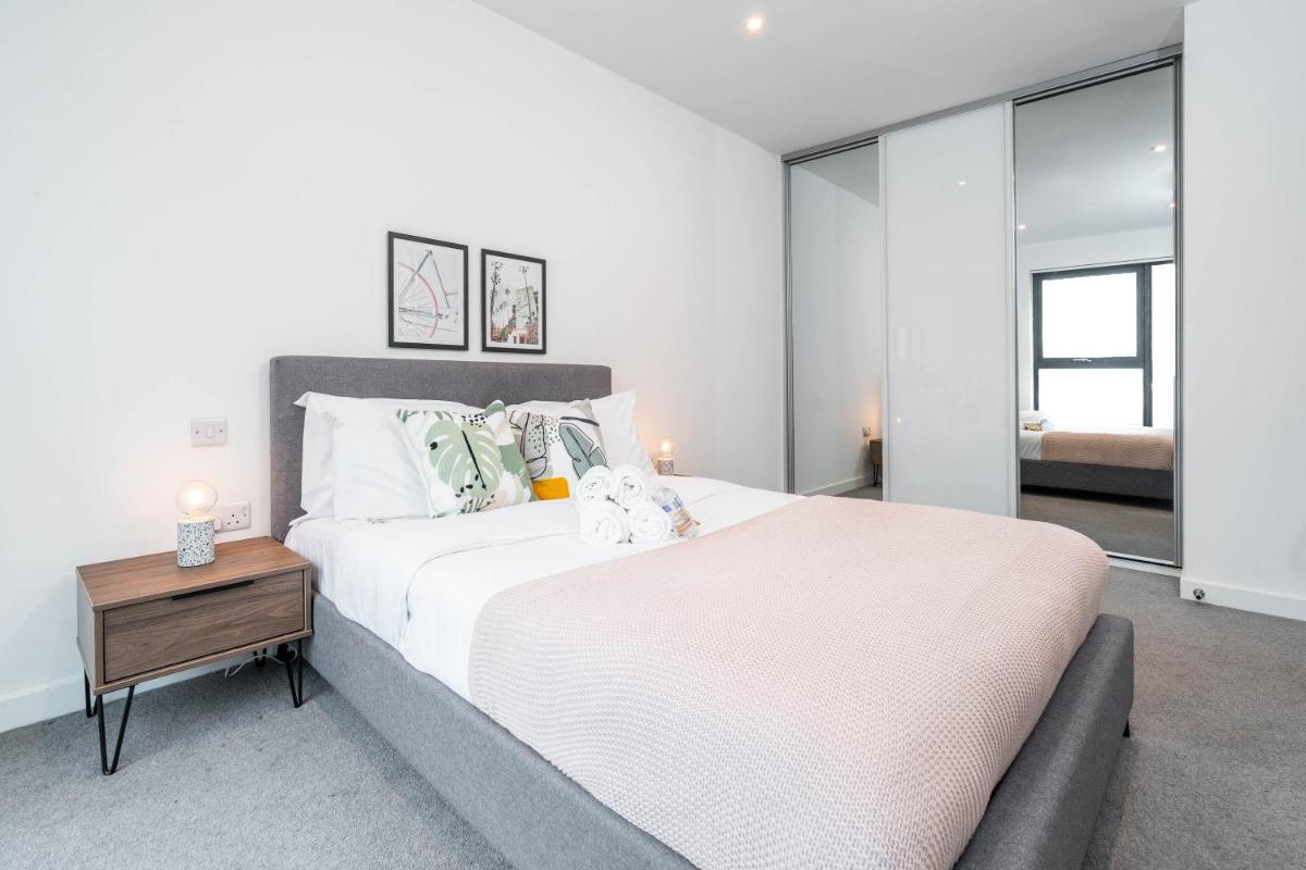 Candy-Chic 1 Bedroom Apartment - City Centre - Housity