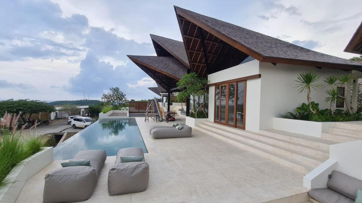 Luxury Ocean View Villas with Private Cook and Free Gym Membership - Housity