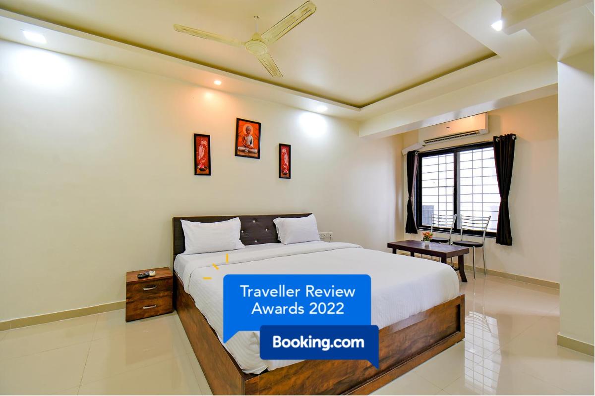 FabHotel White House - Housity