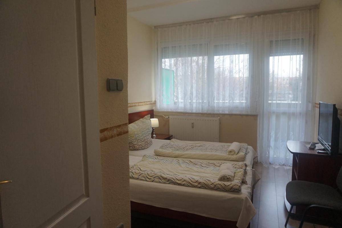 Hotel Ajka - Housity