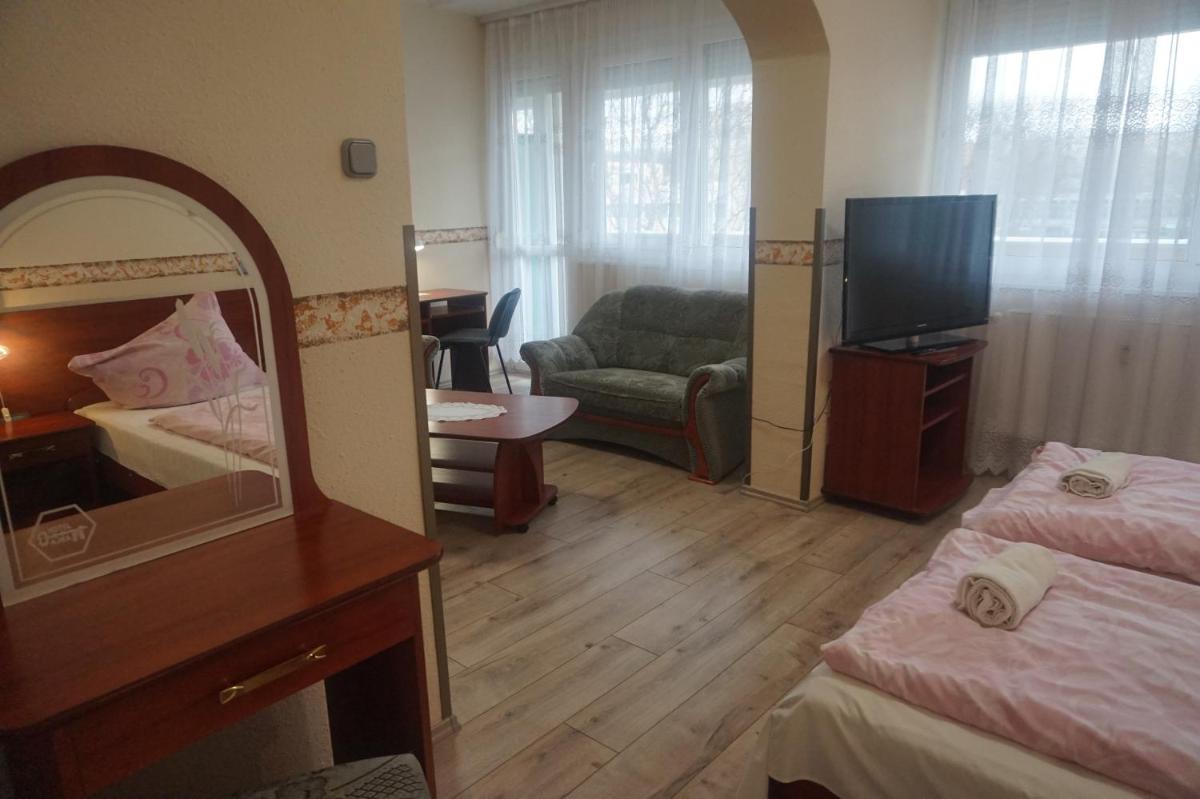 Hotel Ajka - Housity