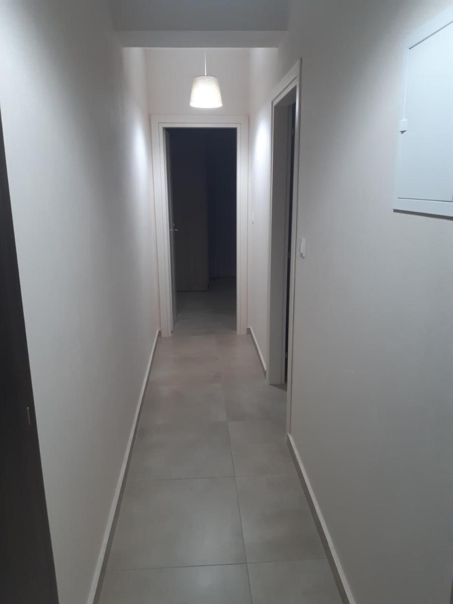 Theo and Irin's Houses - Housity