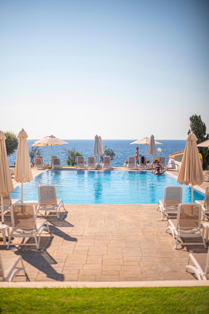 Piscina en o cerca de Blau Punta Reina