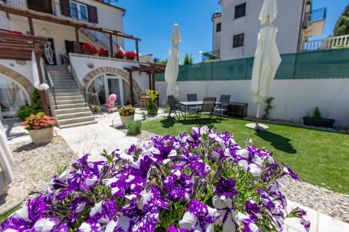 Apartments Mikulin Family - Housity