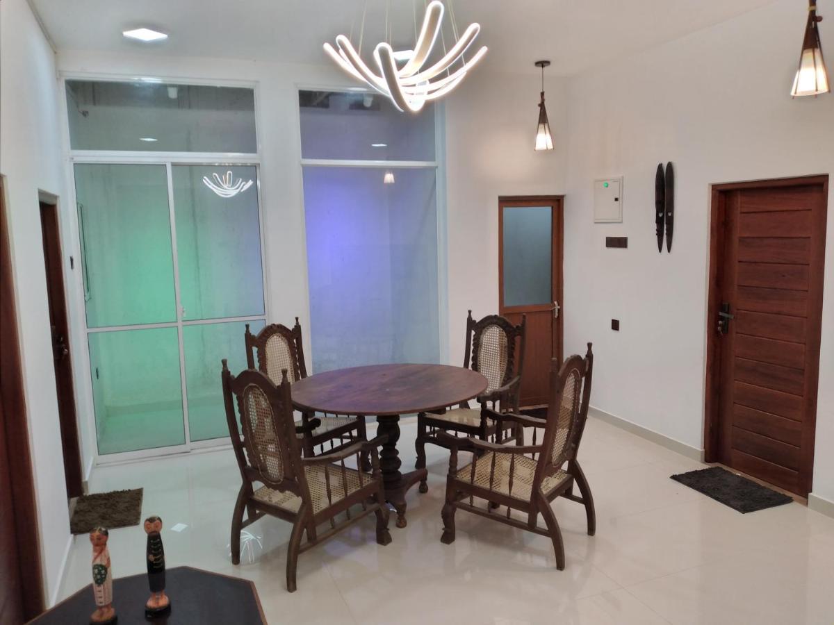 GOLDEN VILLA - Housity