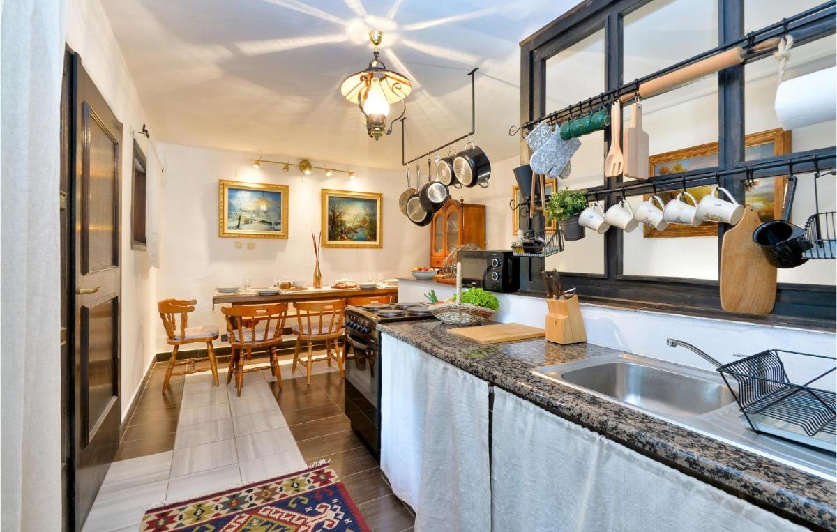 Nice Home In Prugovac With Sauna - Housity