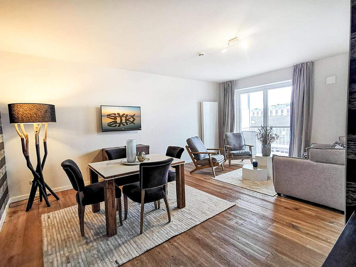 Easy Living - Housity