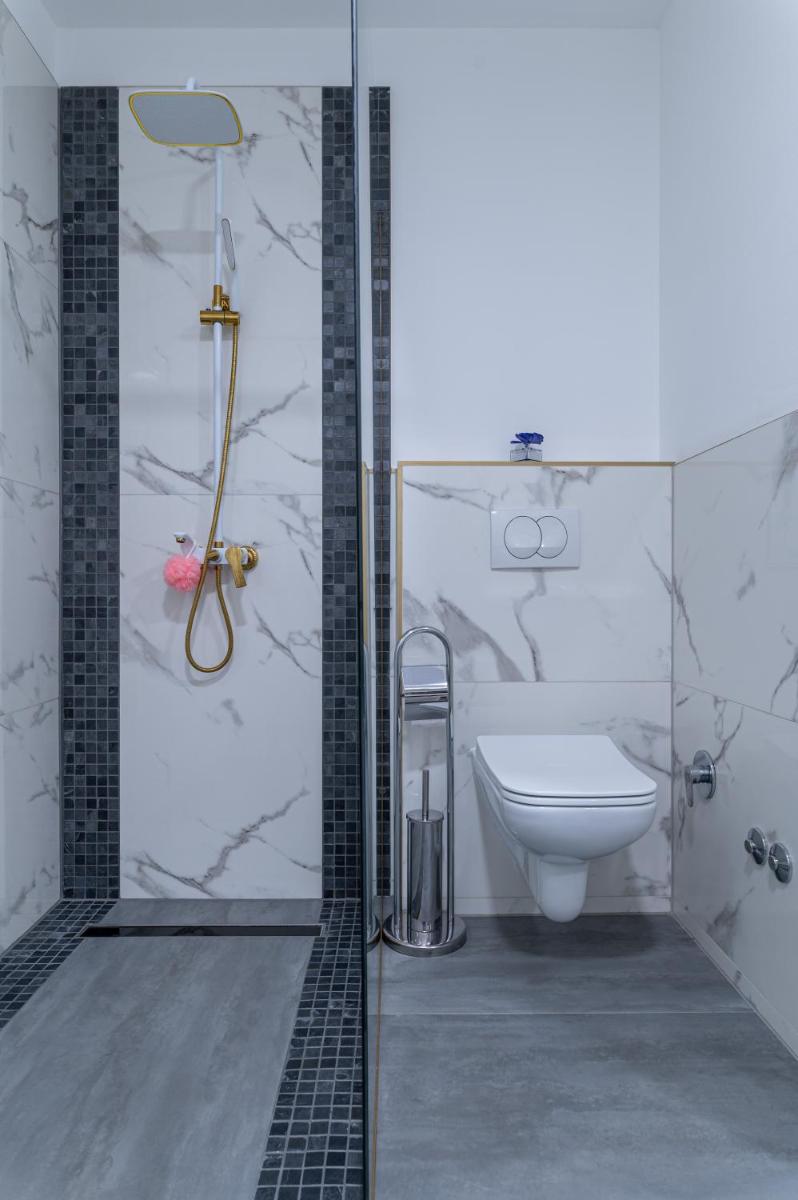 Royal Residence Deluxe Apartments - Housity