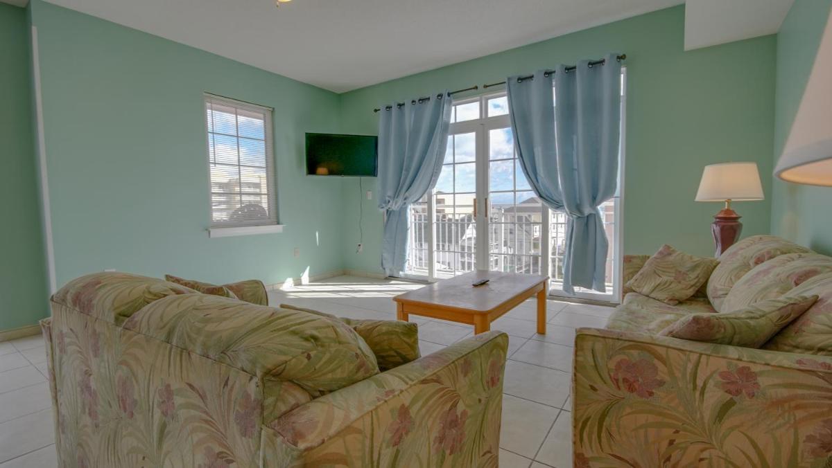 Americana Princess Suites/Condos - Housity