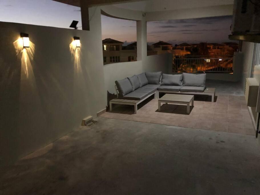 Haudimar PH Beachfront Apt 4BR/3Bath - Housity