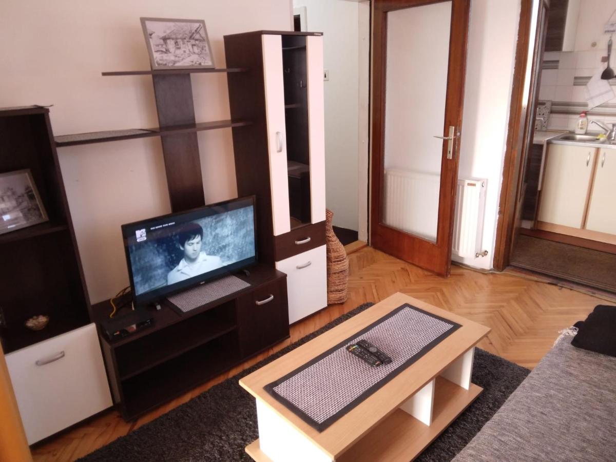 Apartman Kod Pere - Housity