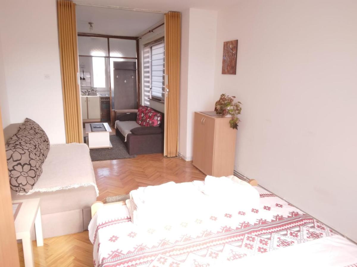 Apartman Kod Pere - Housity