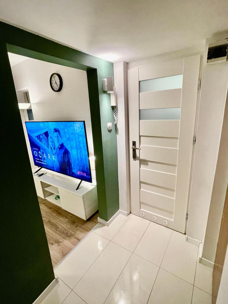 HOLIDAY metro fast WiFi TV’70 Netflix HBO AppleTV - Housity