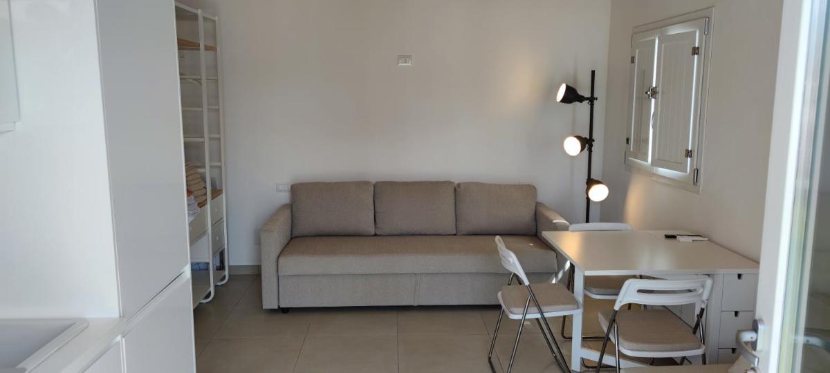 Fèdeli House Pool - Housity